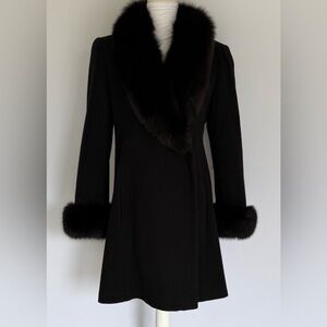 Elegant Fox Trimmed Wool and Cashmere Blend Neiman Marcus Coat - Size 8